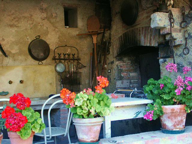 forno a legna nel cortile